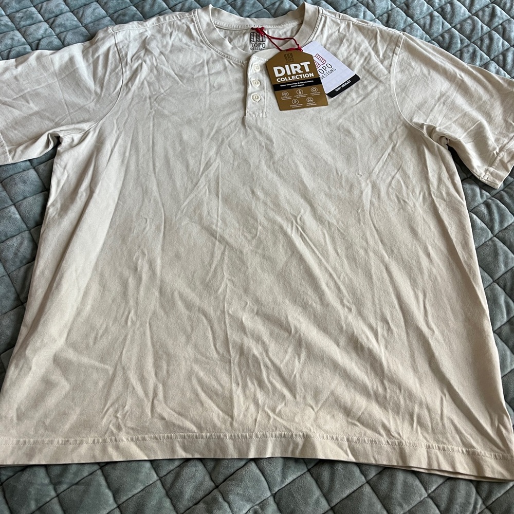 Topo Designs Men's Short-Sleeve Henley in Off-White